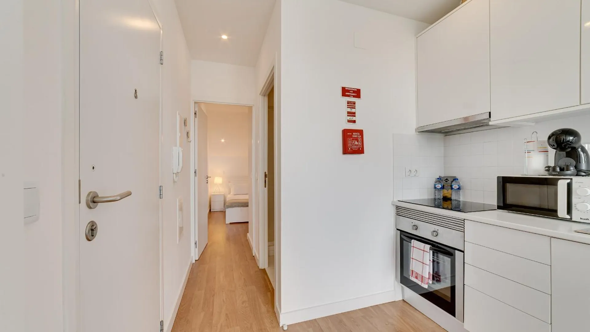 ליסבון By The Palace - Ajuda Apartments 0*,  פורטוגל