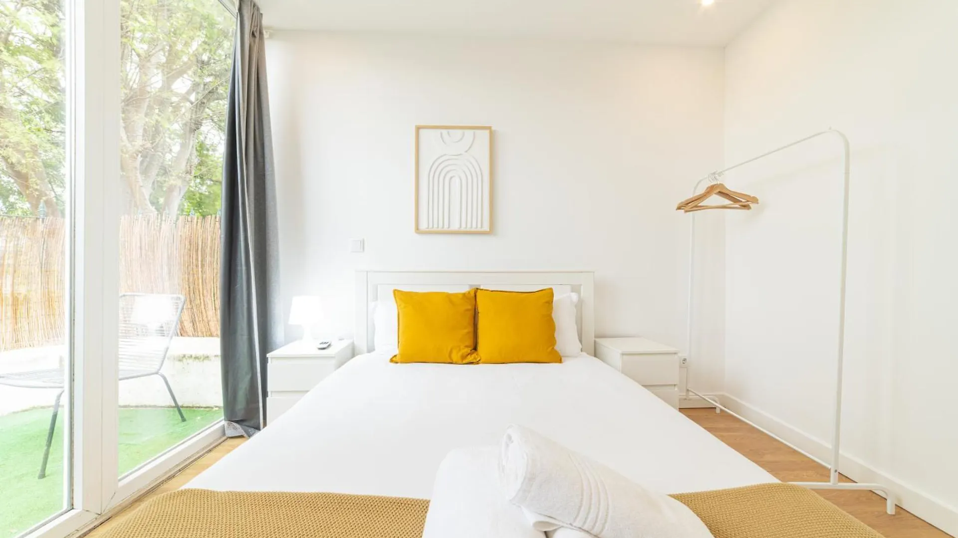By The Palace - Ajuda Apartments contacts